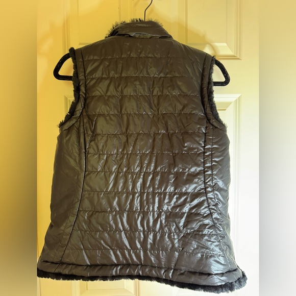 Nicole Miller Reversible Cozy Quilted Faux Fur Insulated Puffer Vest, XS - Picture 8 of 8